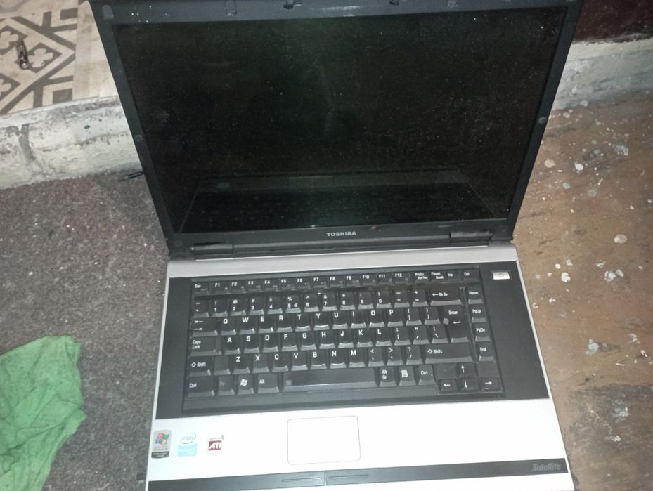 Stare laptopy Toshiba