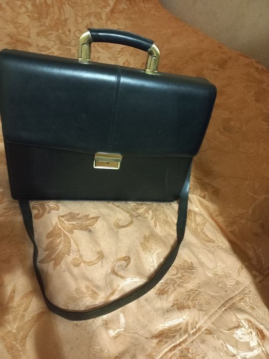 Кожаный дипломат современный