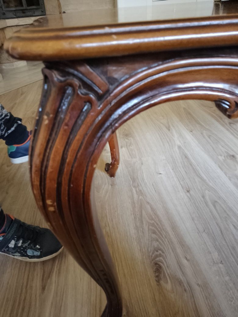 Meble do salonu w stylu wiktoriańskim