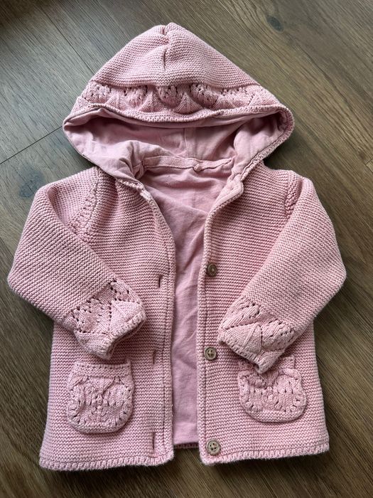 Sweterek z kapturem TU rozmiar 6-9 msc