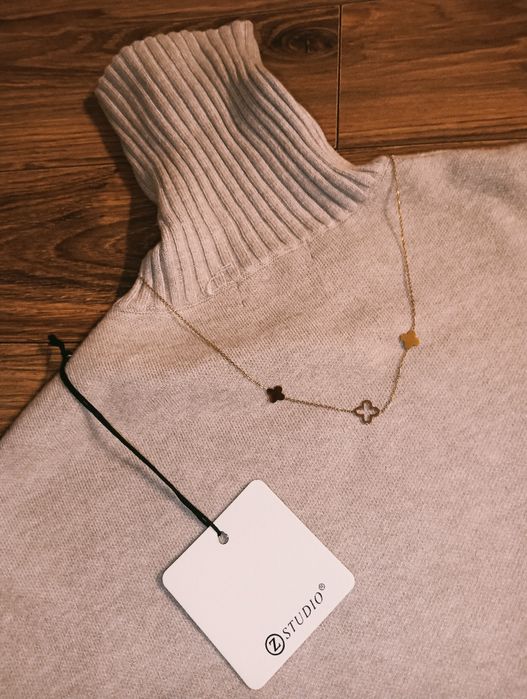 Sweterek, półgolf, nietoperz.