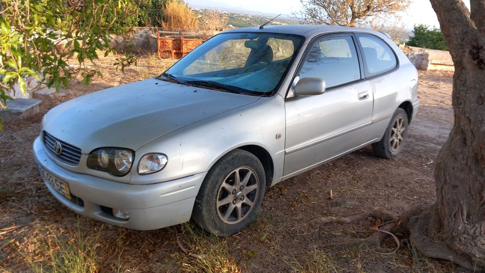 Vende-se Corolla E11 Compact 1.4 Gasolina 97 cv / 71 kW 2001 4ZZ-