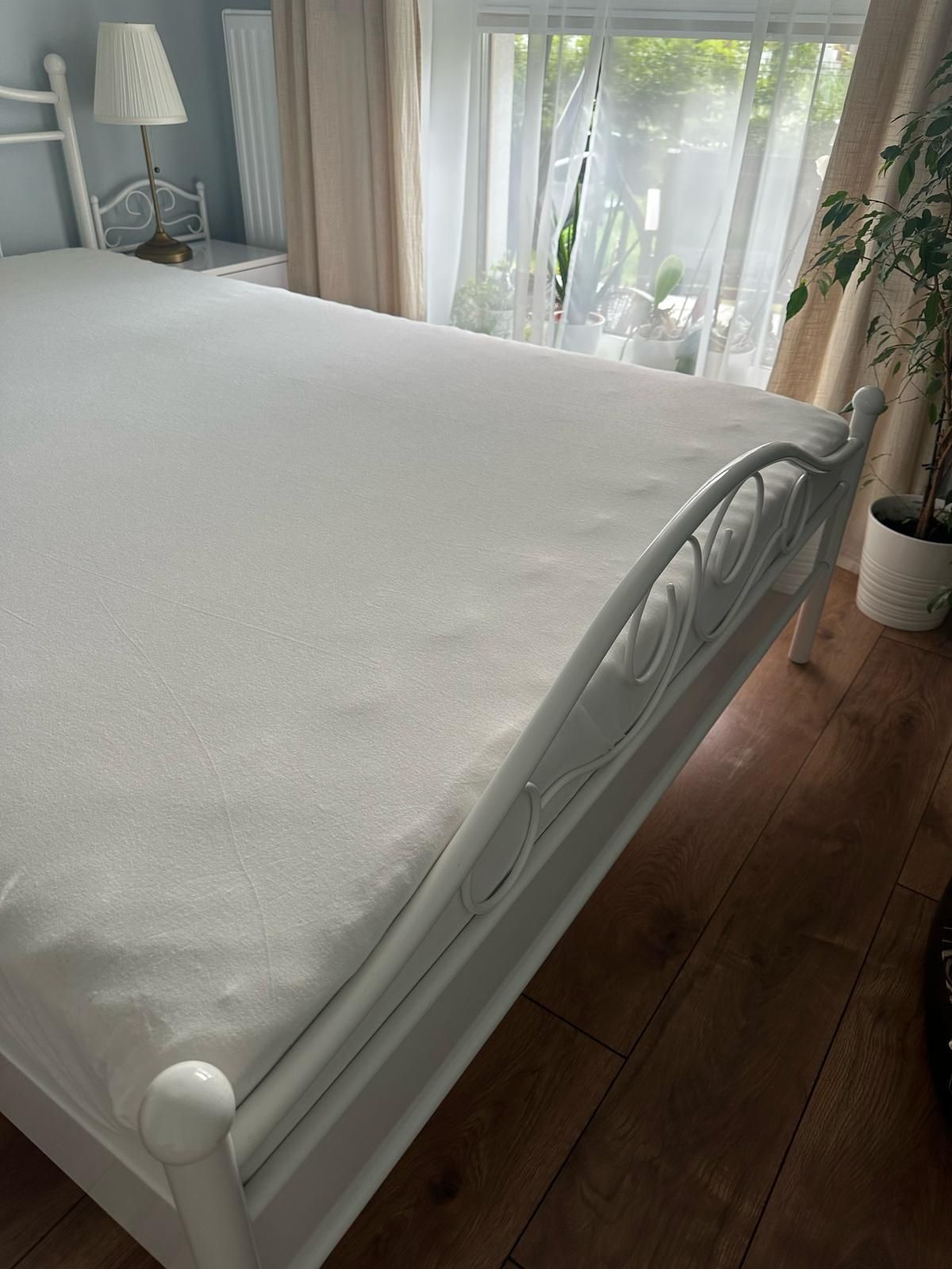 Łóżko sypialniane 140/200+ 2szt szafeczka nocna