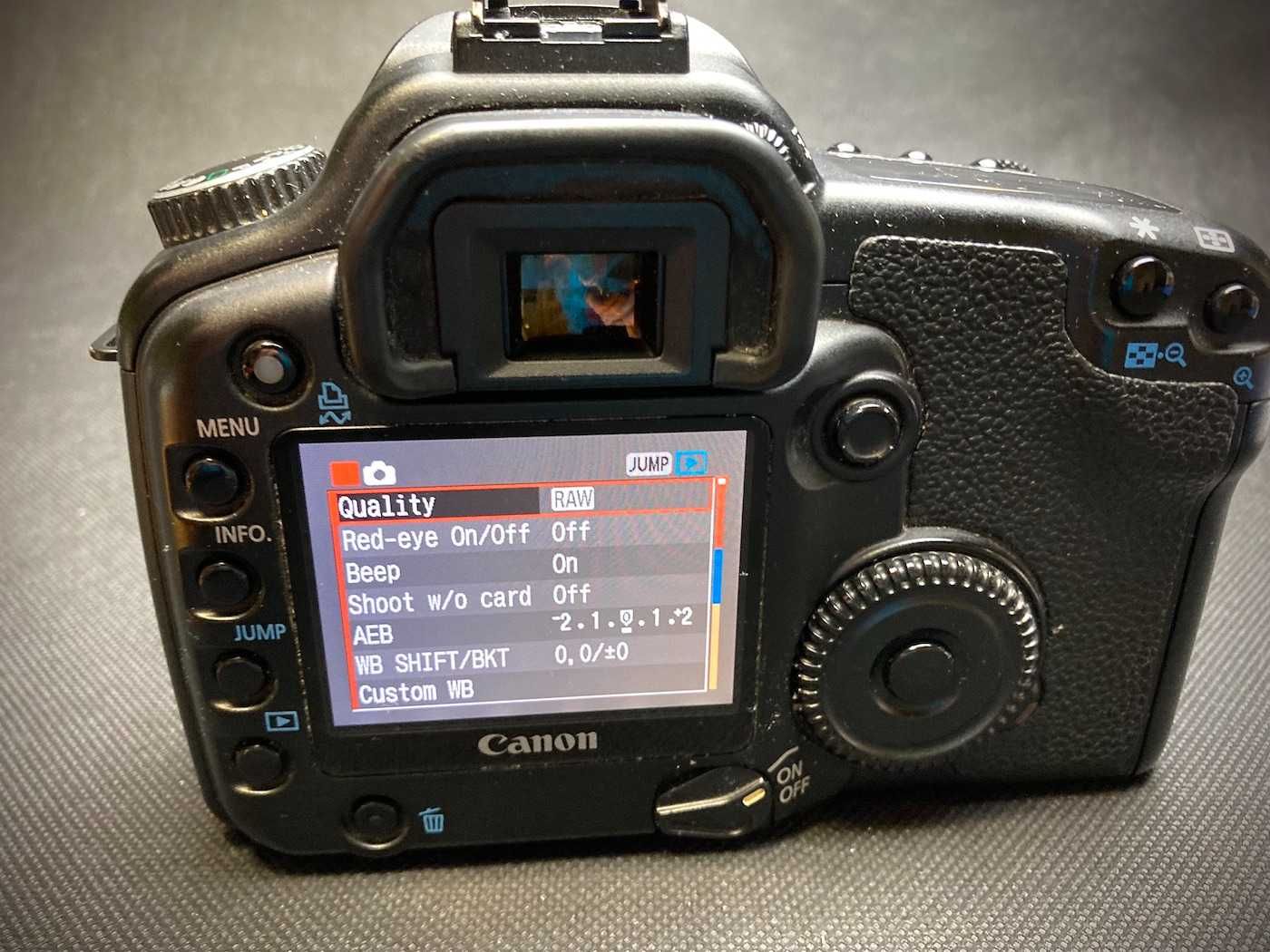 Canon 30D body + akcesoria.