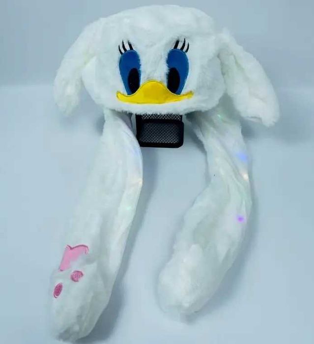 Шапка з вушками, що рухаються і світяться.