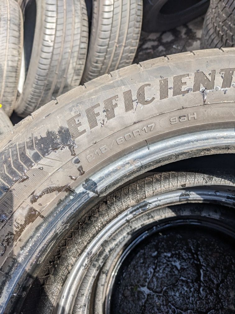 215/60R17 Goodyear 96H