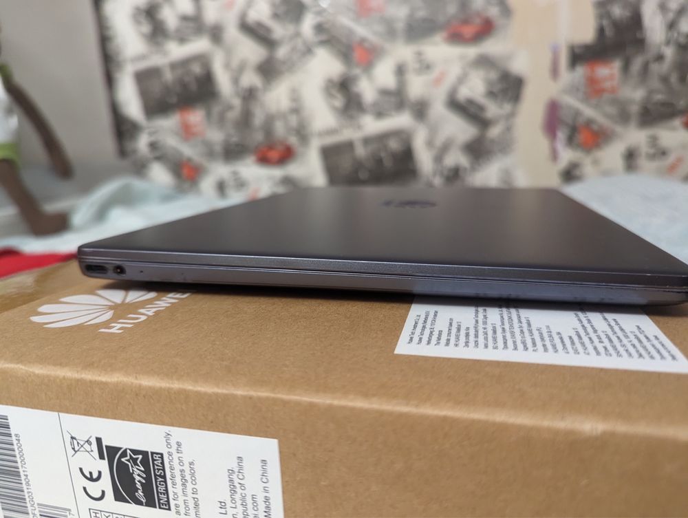 Laptop Huawei MateBook 13 " Intel Core i5 8 GB / 256 GB szary