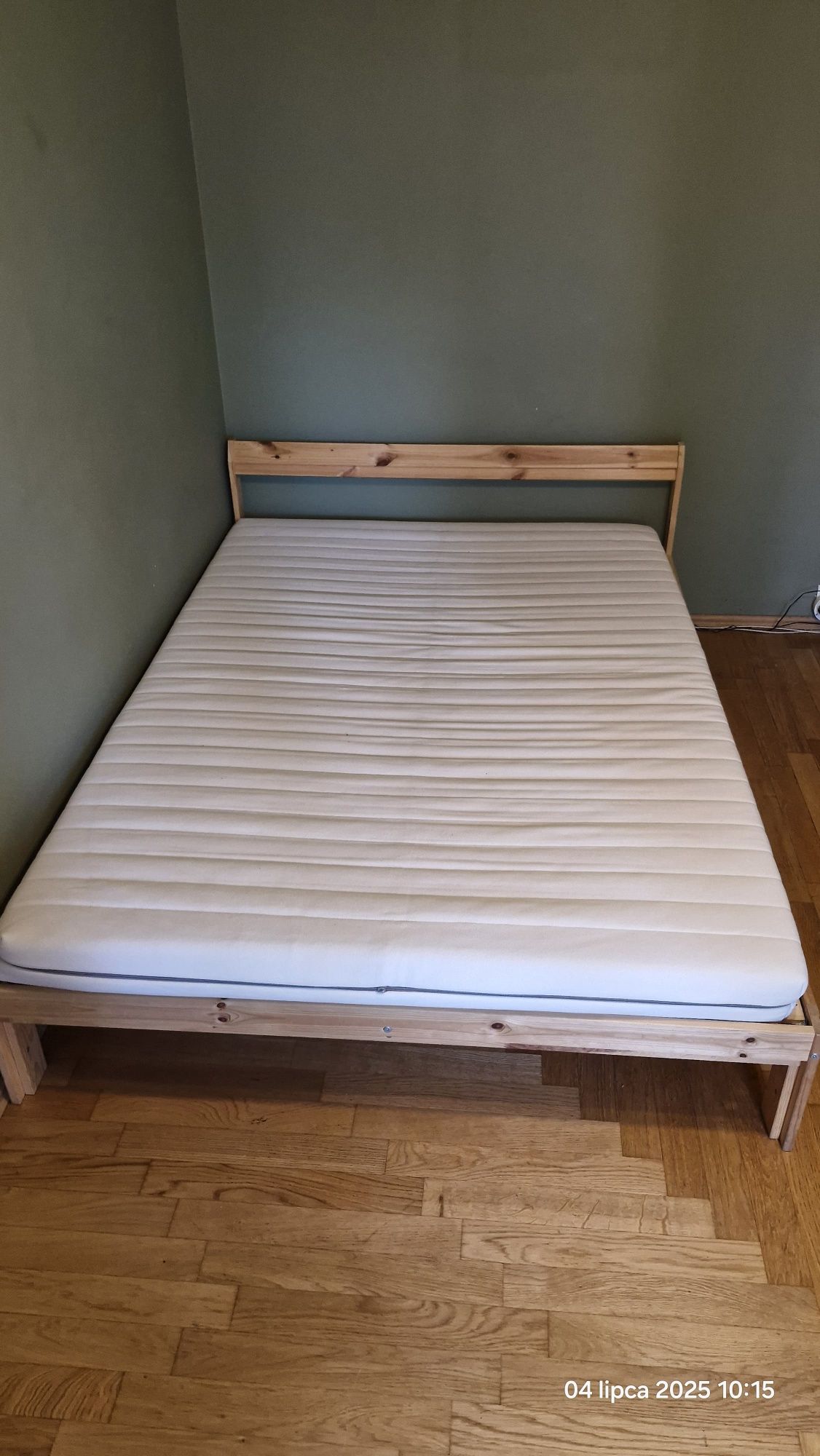Łóżko z materacem i Tapczan rozkladany