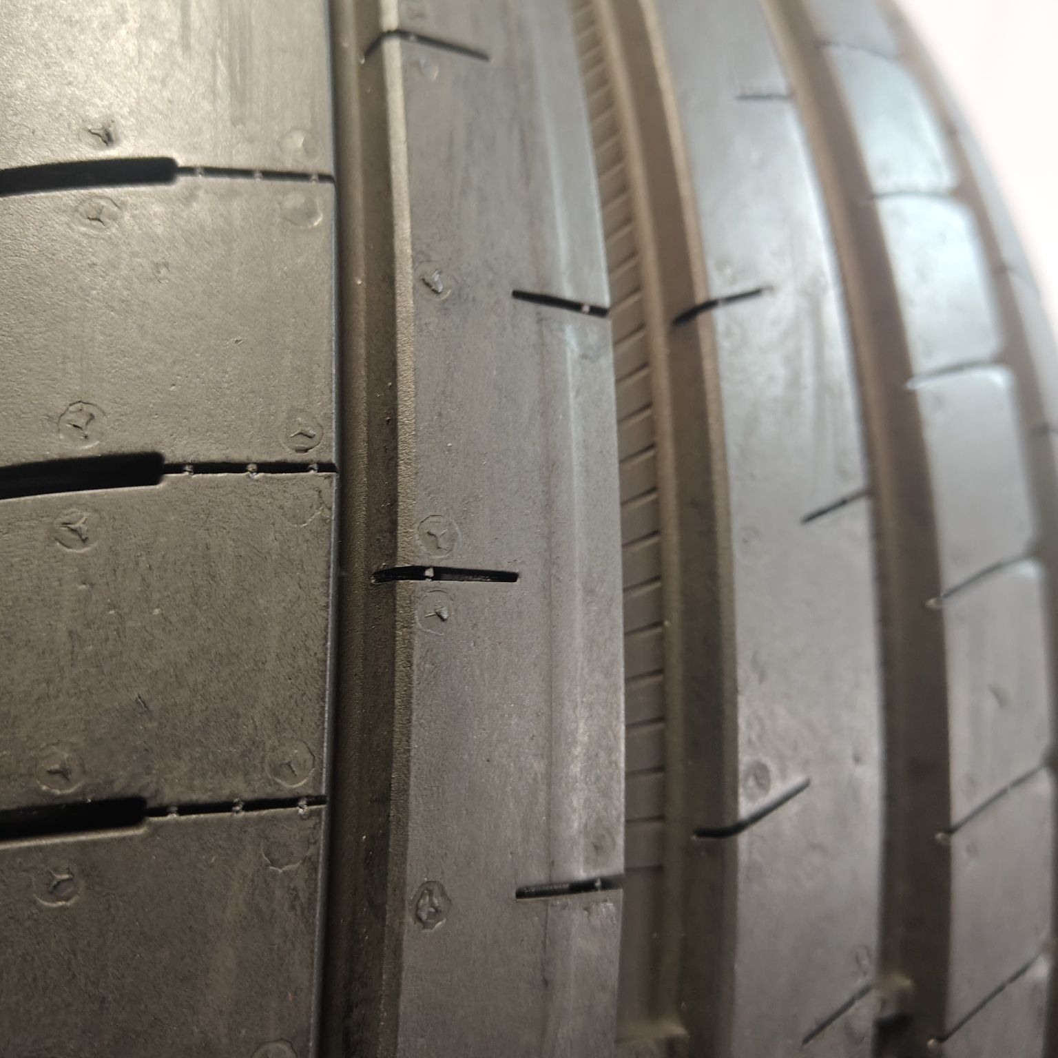 225/45/17 XL Sprzedam parę opon letnich Goodyear
