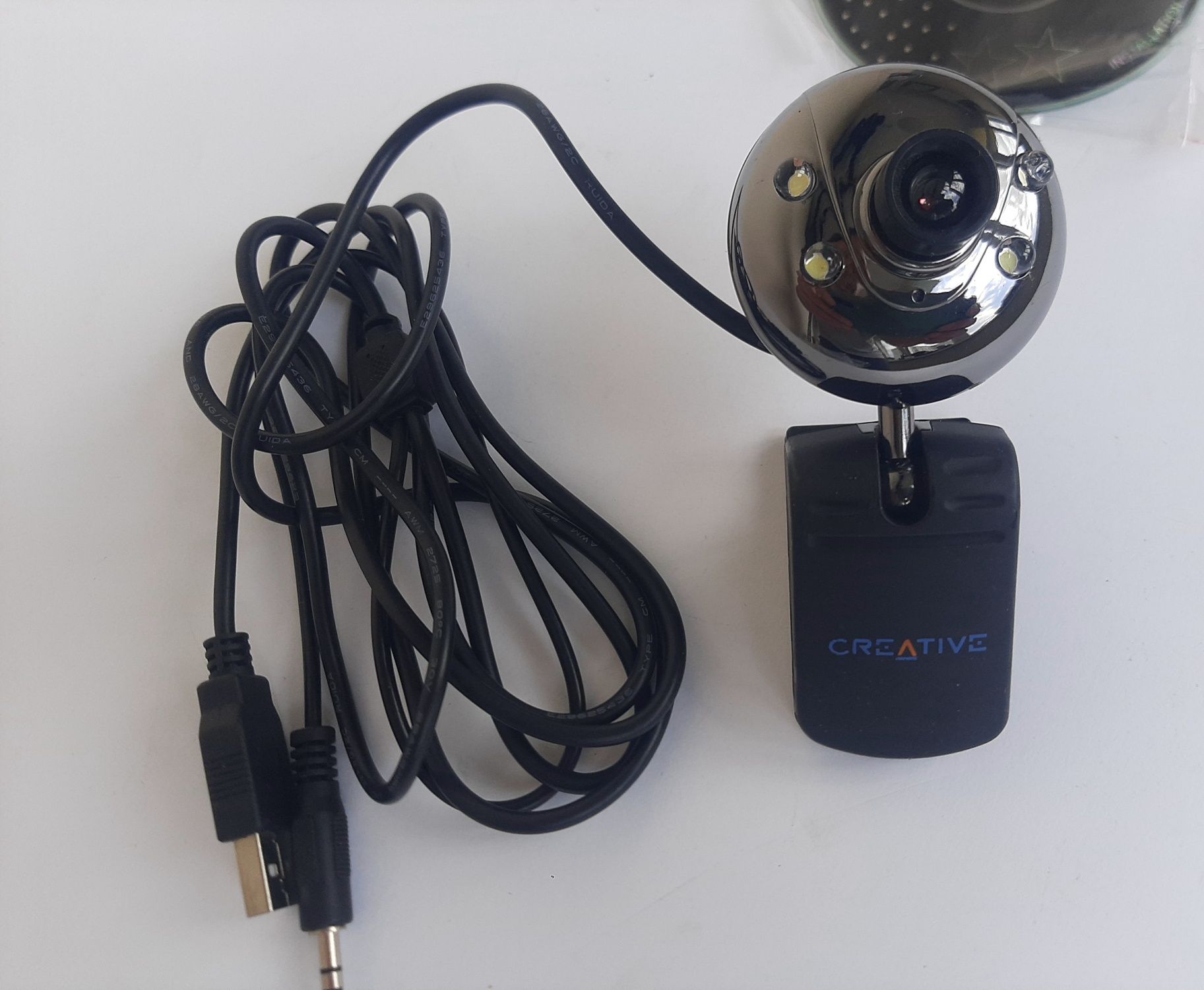 Web камера с подсветкой на прищепке Creative usb