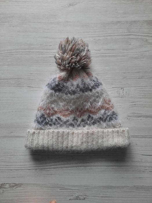 Шапка перчатки для девочки даром