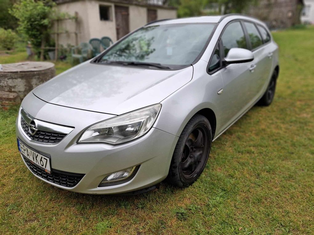 Opel Astra J 1.7 CDI 2011