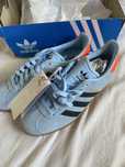 Sapatilha gazelle novo com etiqueta calça 38.