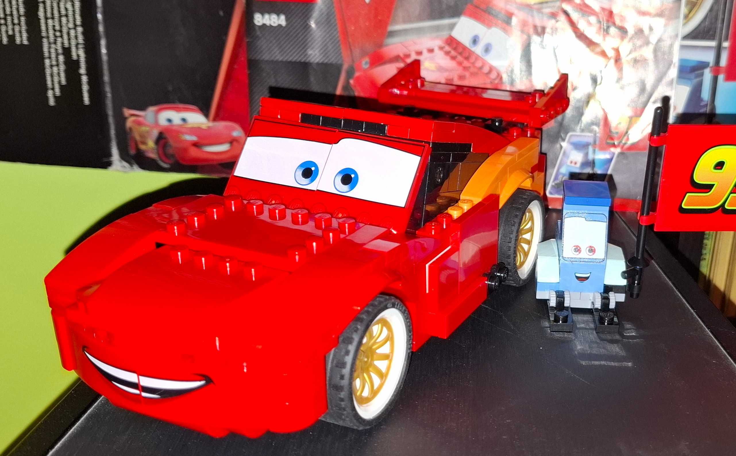 Klocki LEGO Auta 8484 - Zygzak McQueen - superkonstrukcja Używane
