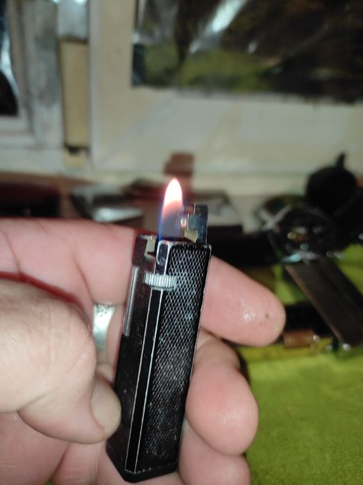 Зажигалка газовая.Винтаж.