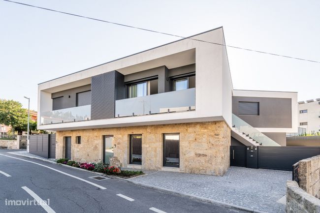 Apartamento T2 Semi-Novo no Coração de Vila Verde!