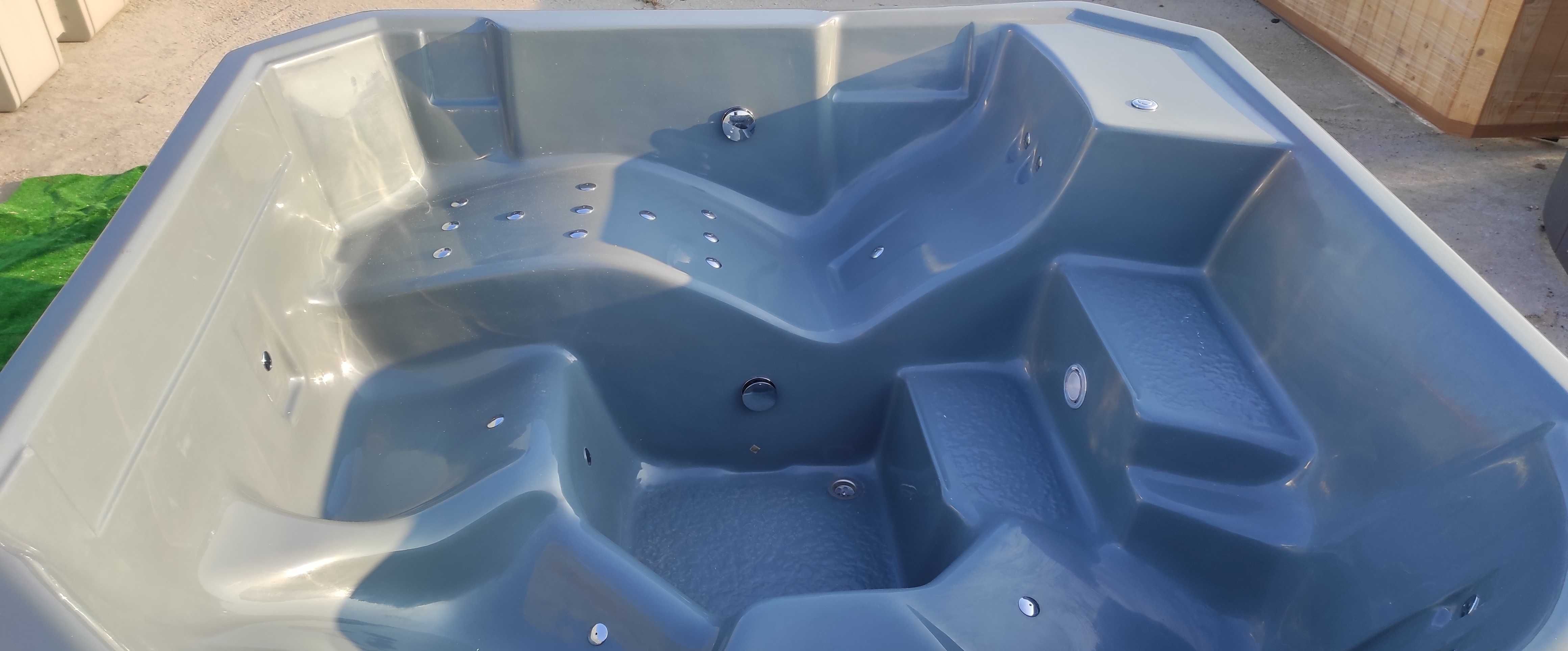 Jacuzzi dla 5 osób niecka ze stelażem NOWA rozmiar 202x192x80cm