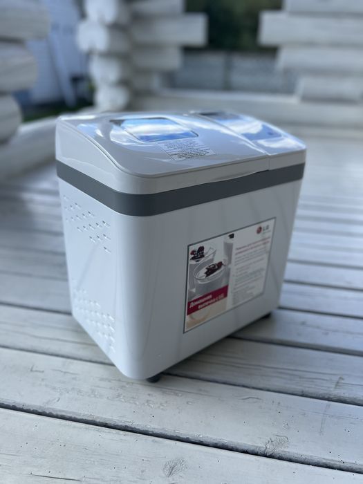 Нова хлібопіч LG