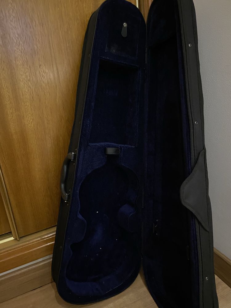 Violino quase nunca usado