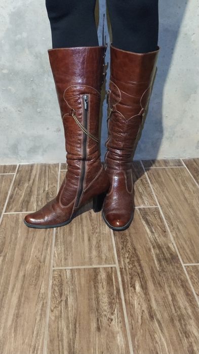 Кожаные сапоги с натуральным мехом