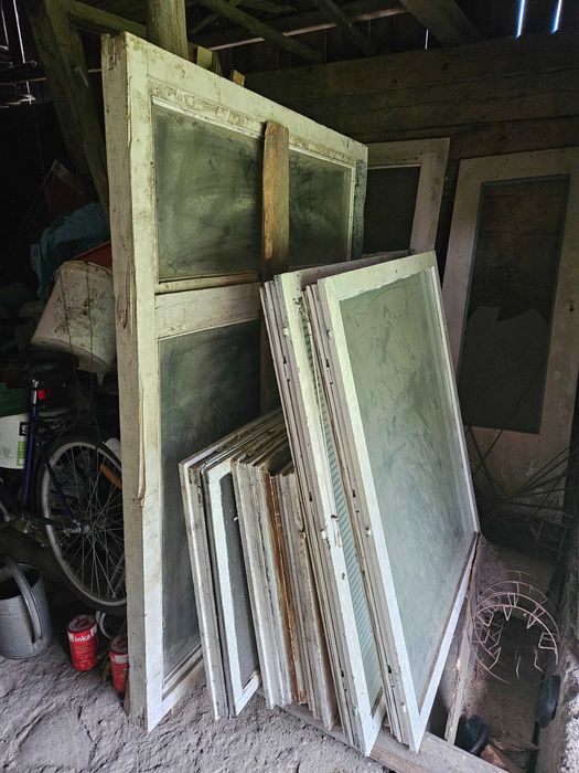 Okna drewniane - 18 szt. - różne rozmiary