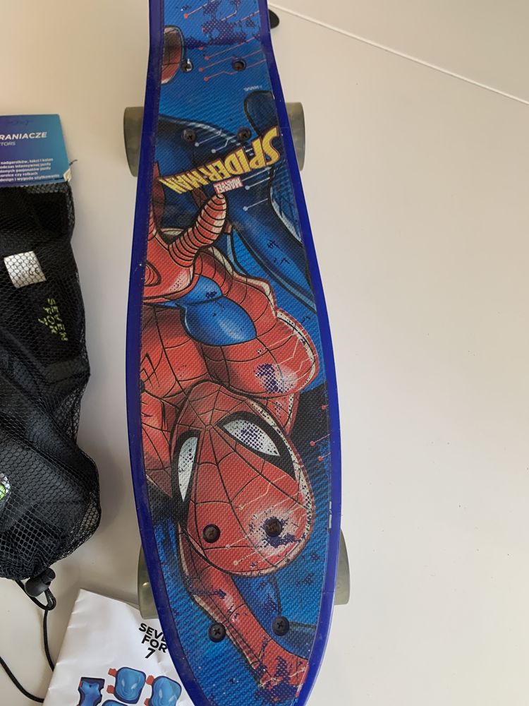 Deskorolka SiderMan Marvel z ochraniaczami