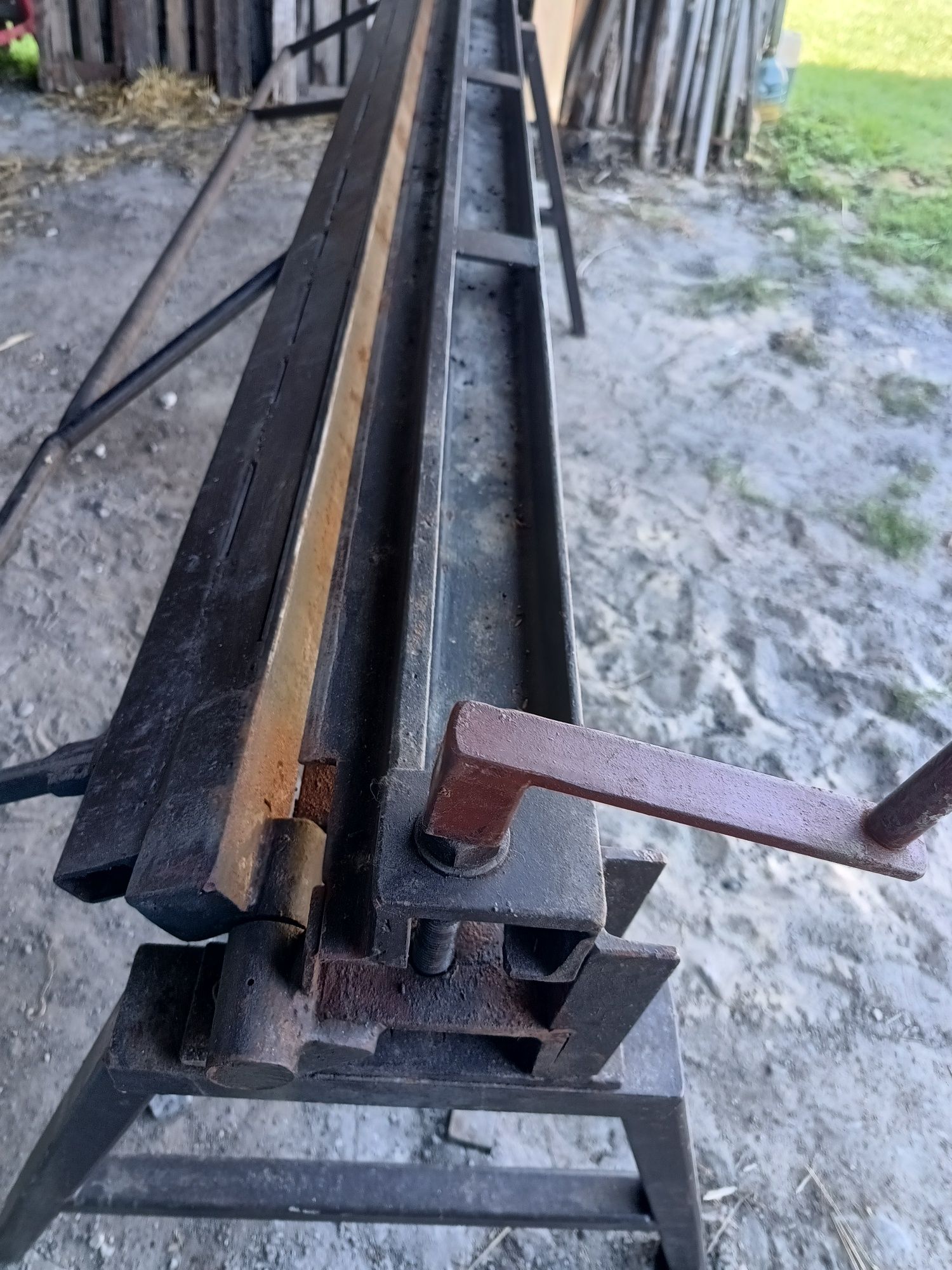 Giętarka do blachy
