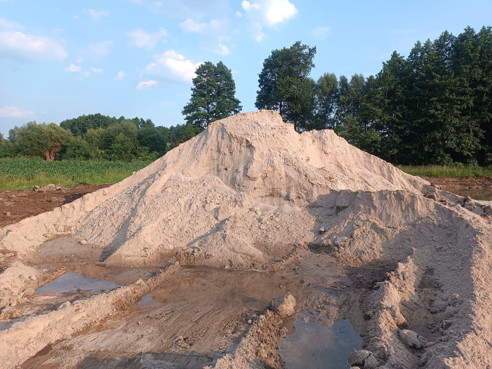 Oddam ziemię z wykopu na podwyższenie terenu