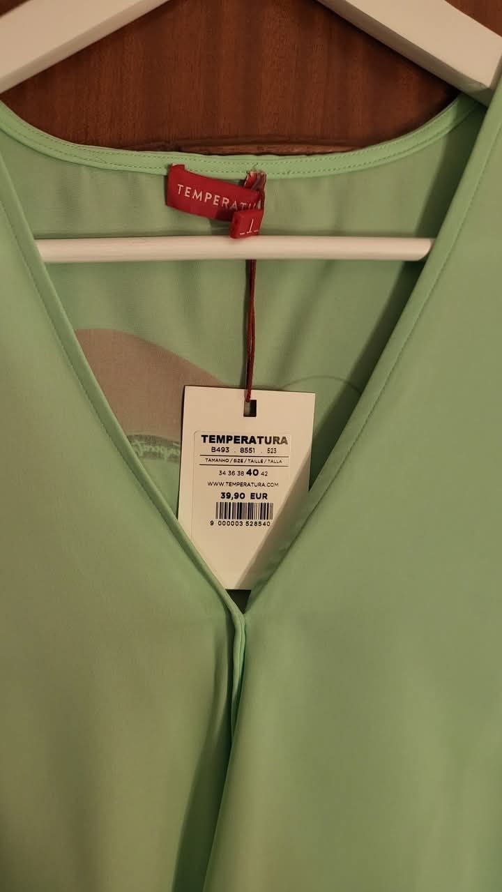 Vendo decote de mulher urgência