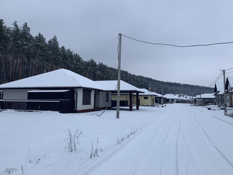 Продам дом коттедж під лісом клубний дім Гнідин Гнедин