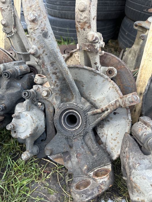 Поворотний кулак цапфа ступиця передня супорт взборі Mazda 6 GG 02-07