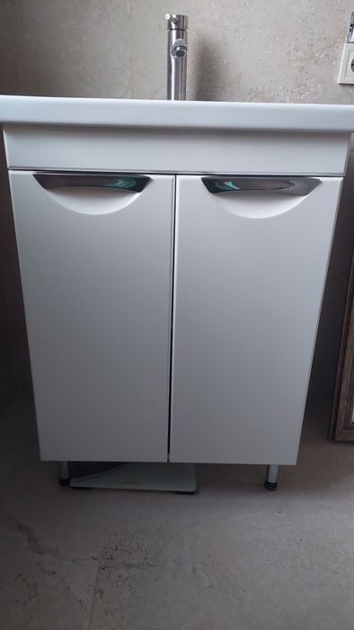 Тумба-умивальник у ванну кімнату+кран