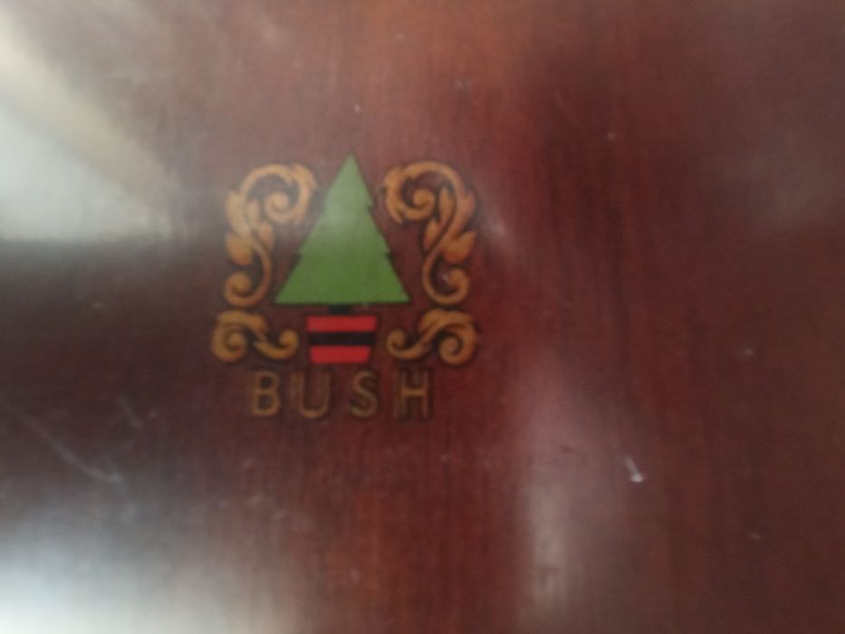 rádio  modelo Bush DAC11,