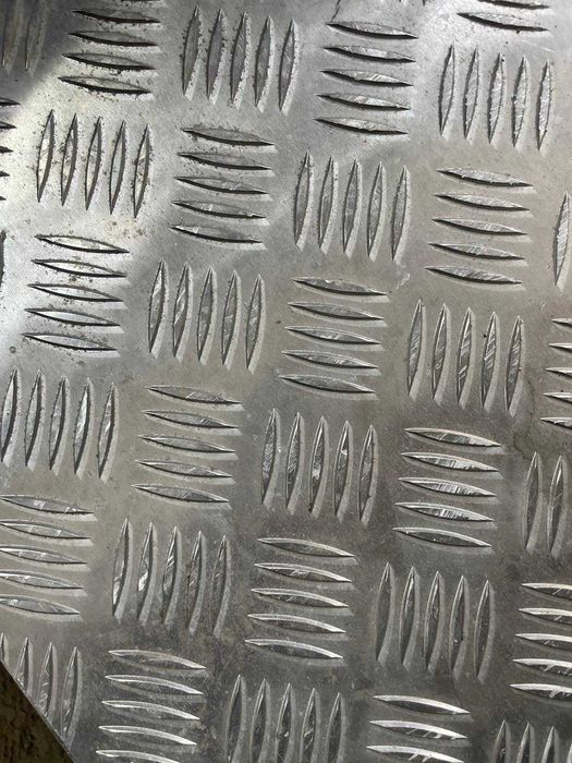 Blacha aluminiowa  ryflowana  5 X 810 X 2400