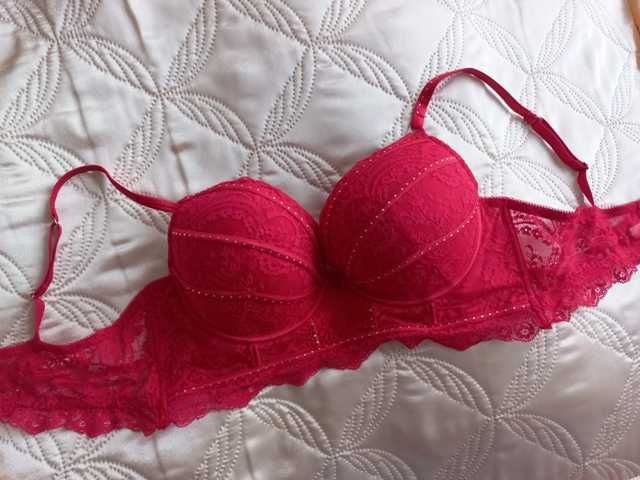Biustonosz czerwony 85D - elegancki, push up