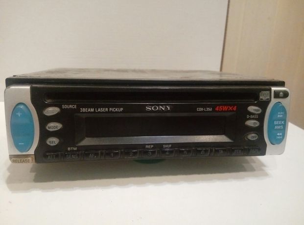 Магнітола Sony CDX-L350.