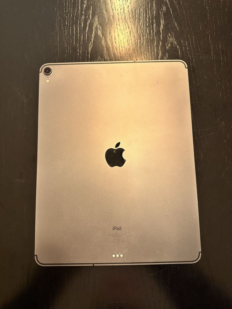 iPad Pro 12.9” – 64GB, Wi-Fi + Celular + Extras