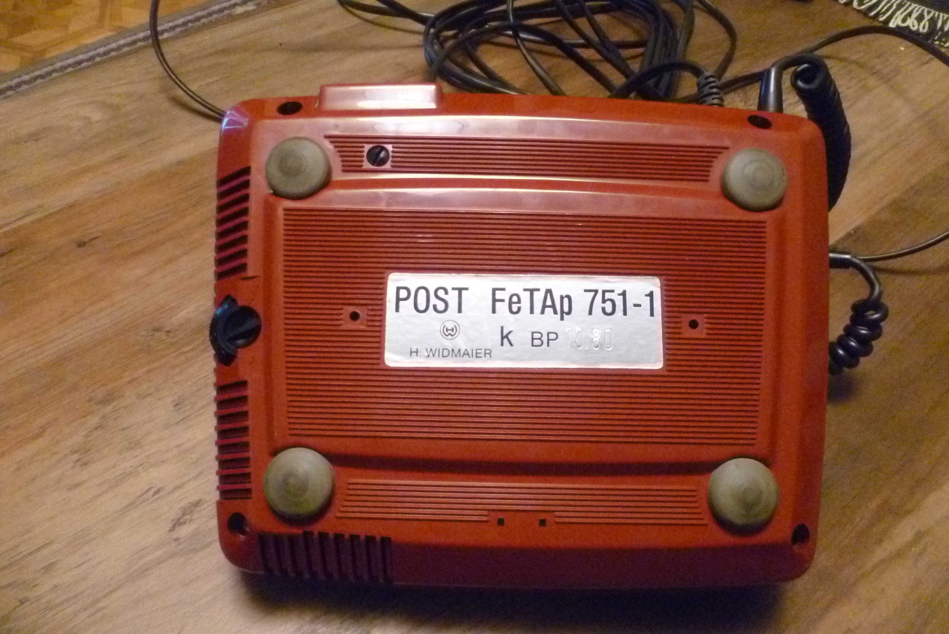 retro telefon analogowy na przyciski czerwony nr 2
