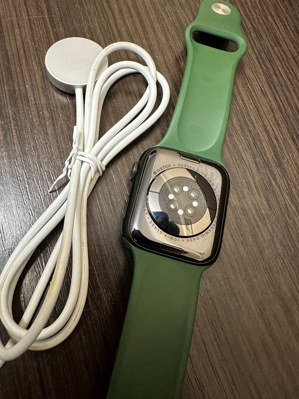 Apple Watch 7 45mm.