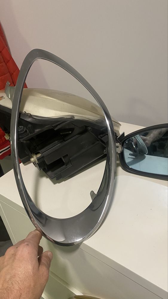 Alfa romeu mito  retrovisor esquerdo  Aro do Farol Direito