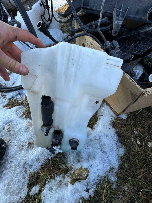 Бачок омивача в зборі до Ford Kuga 2016