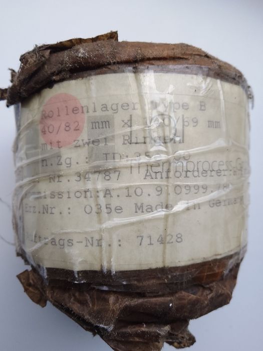 Продам подшипники ( підшипники). Також є сальники.