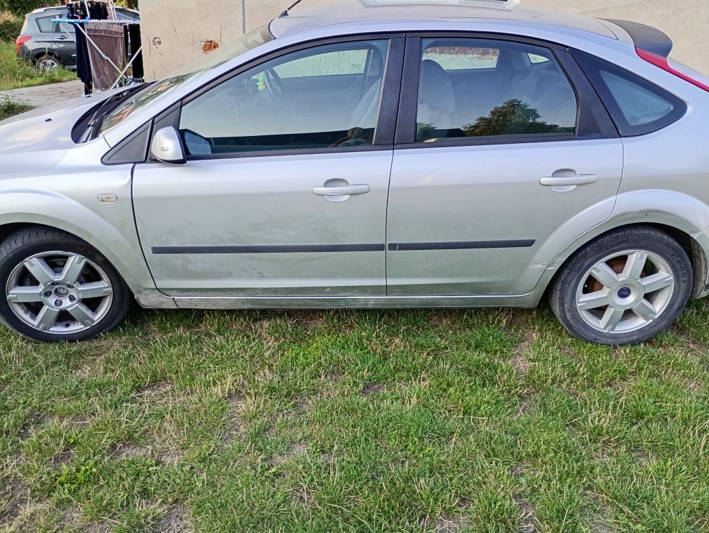 Witam mam do sprzedania Forda Focusa MK2 kierownica po prawej stronie