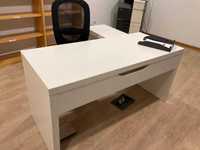 mesa de escritorio branca com retorno
