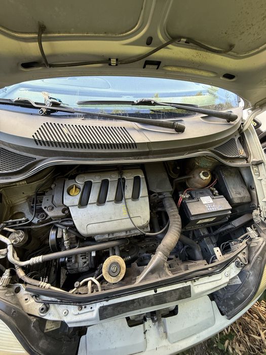 Renault Scénic 1.4 (Ano 2000) – Fiável e económica