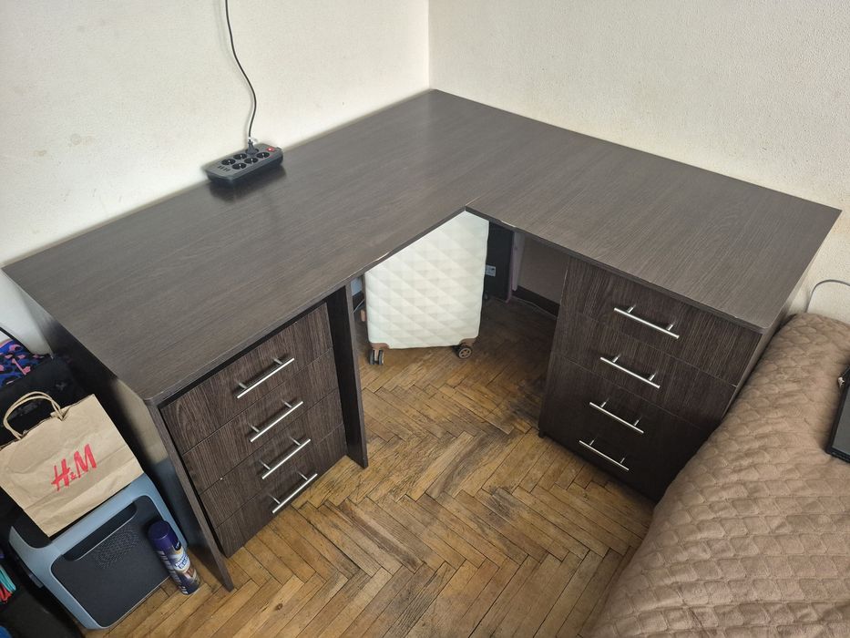 Стіл письмовий кутовий