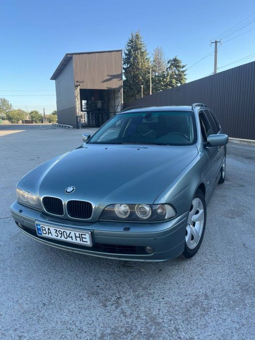 Автомобіль BMW е39 525d.