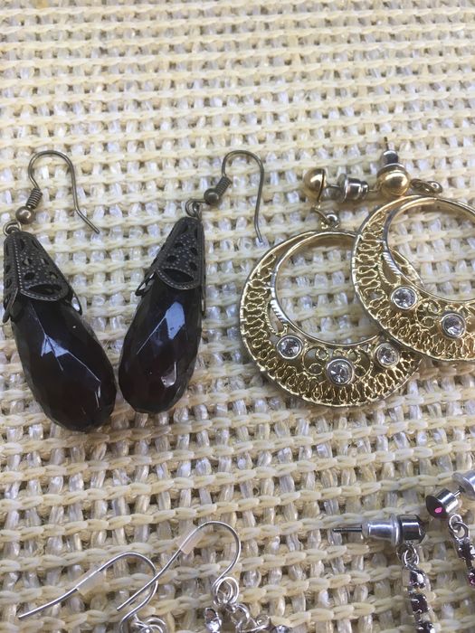 Сережки та кульчики з Європи