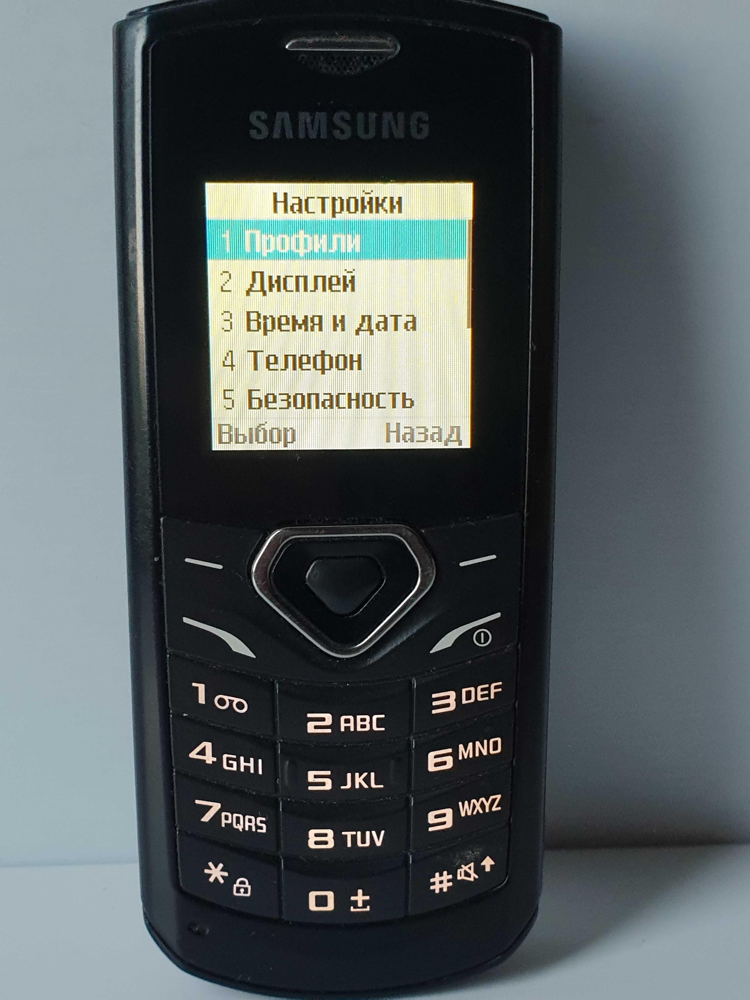 телефон  Samsung E1170