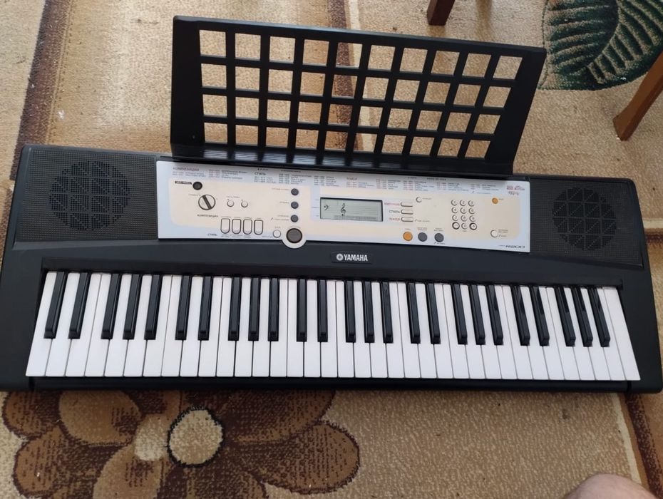 Синтезатор YAMAHA в хорошому стані